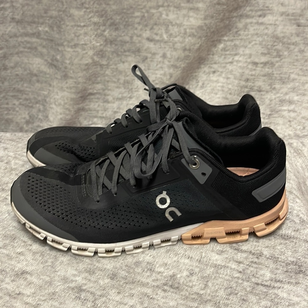 On Cloud- cloud tec size 8.5